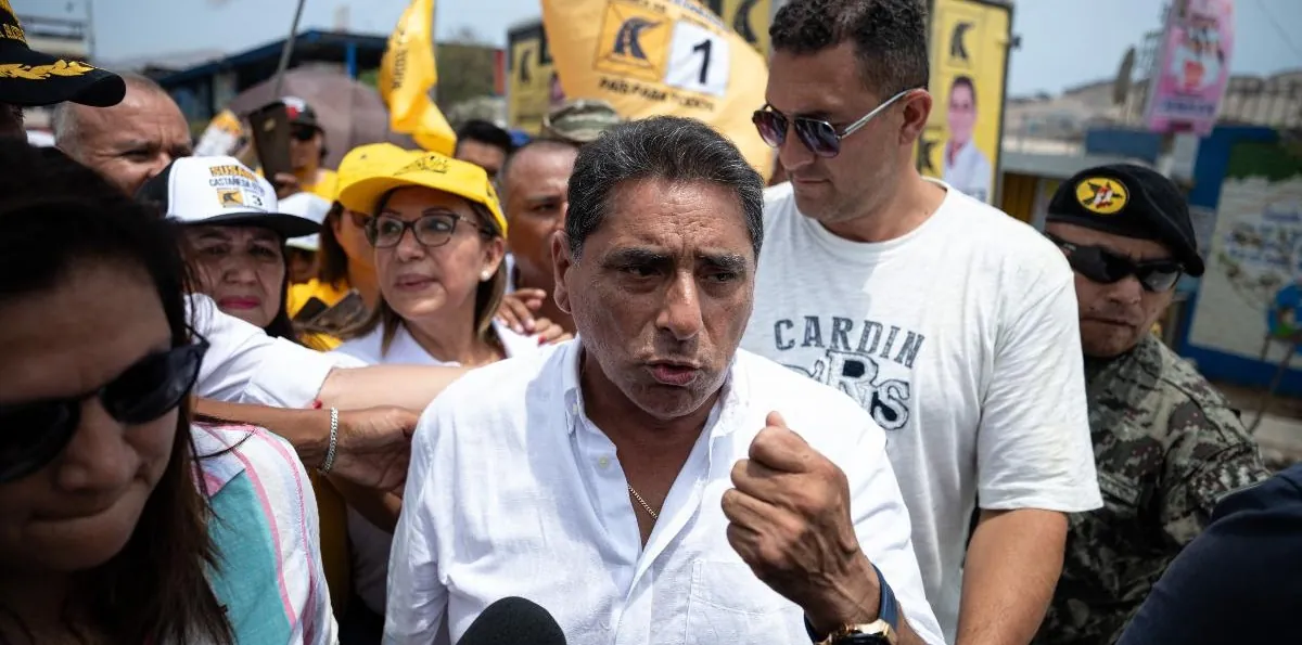 "Hay que salir del Pacto de San José": Comediante que postula a la Presidencia de Perú propone pena de muerte a sicarios