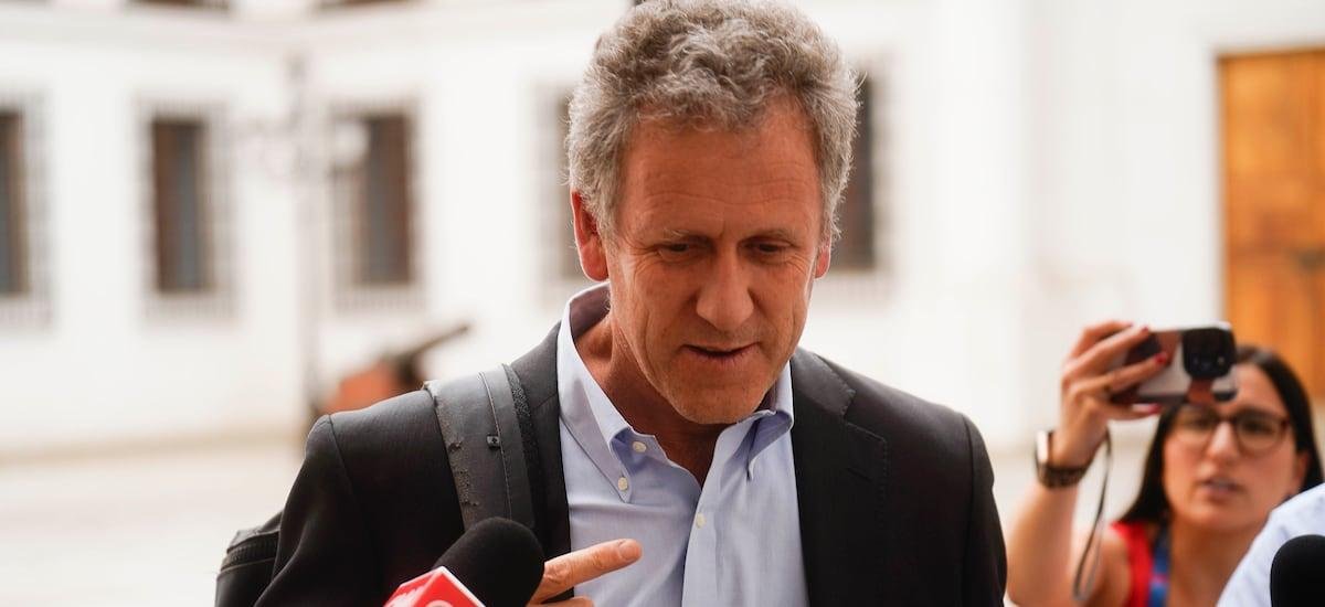Ad portas de reunión en La Moneda por cable chino: Muñoz afirma que se ha traspasado información “de la forma más responsable posible”