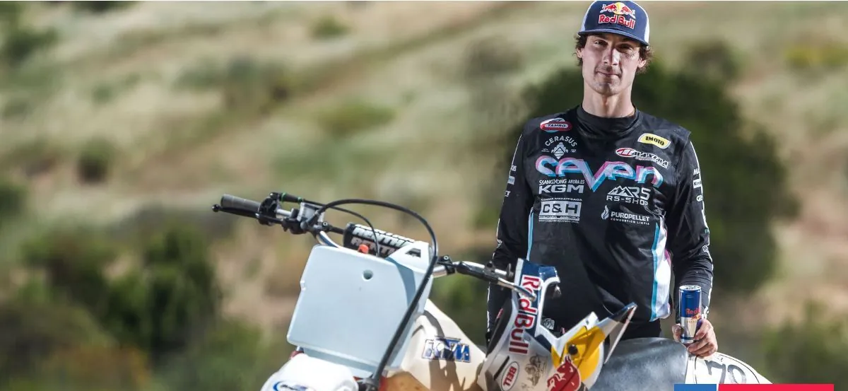 Benjamín Herrera inicia su camino en rally raid con histórica moto KTM que utilizó ’Chaleco’ López