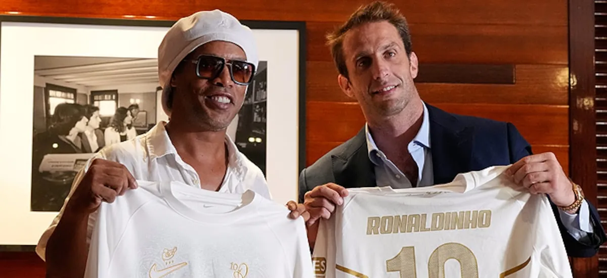 Ronaldinho sorprende a todos y anuncia que vuelve a vestir de corto a sus 46 años: “¡Que empiece la magia!”
