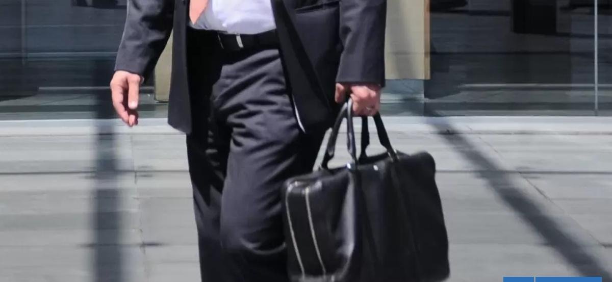 Multan a abogado que citó jurisprudencia inexistente en demanda: escrito se redactó con uso de IA