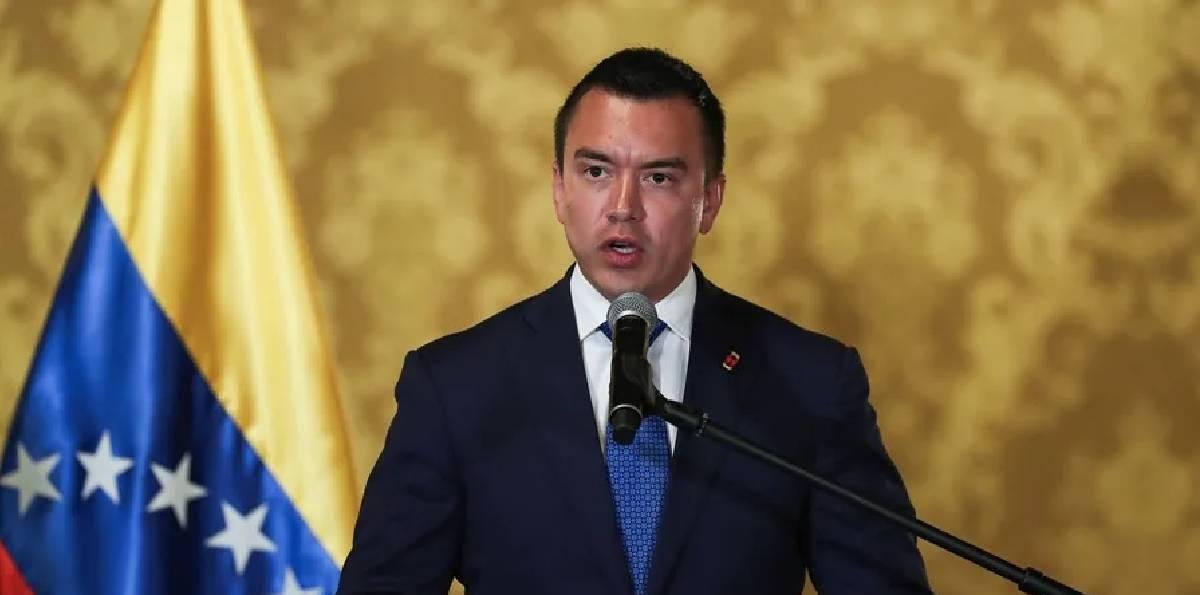 Ecuador oficializa la tasa de 30 % a productos colombianos