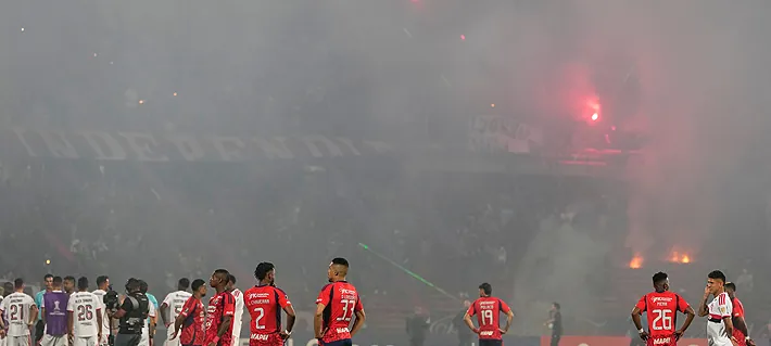Escándalo en Colombia: Cancelan el partido DIM-Flamengo por la Libertadores tras graves incidentes de los hinchas