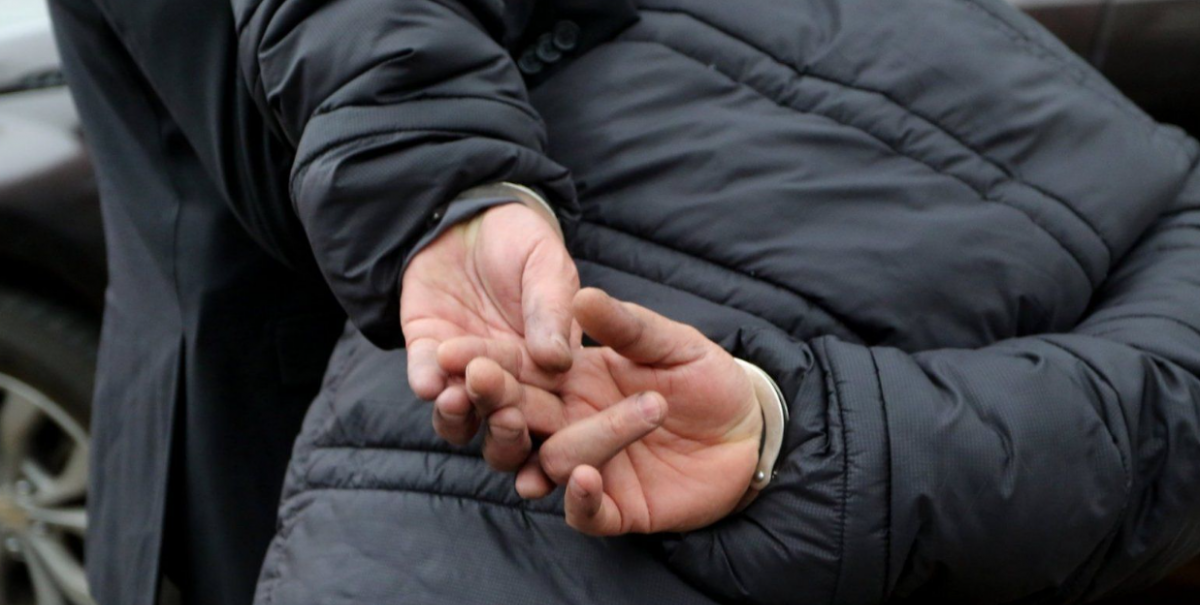 Dictan prisión preventiva contra un militar y un civil por retiro de encomienda con droga