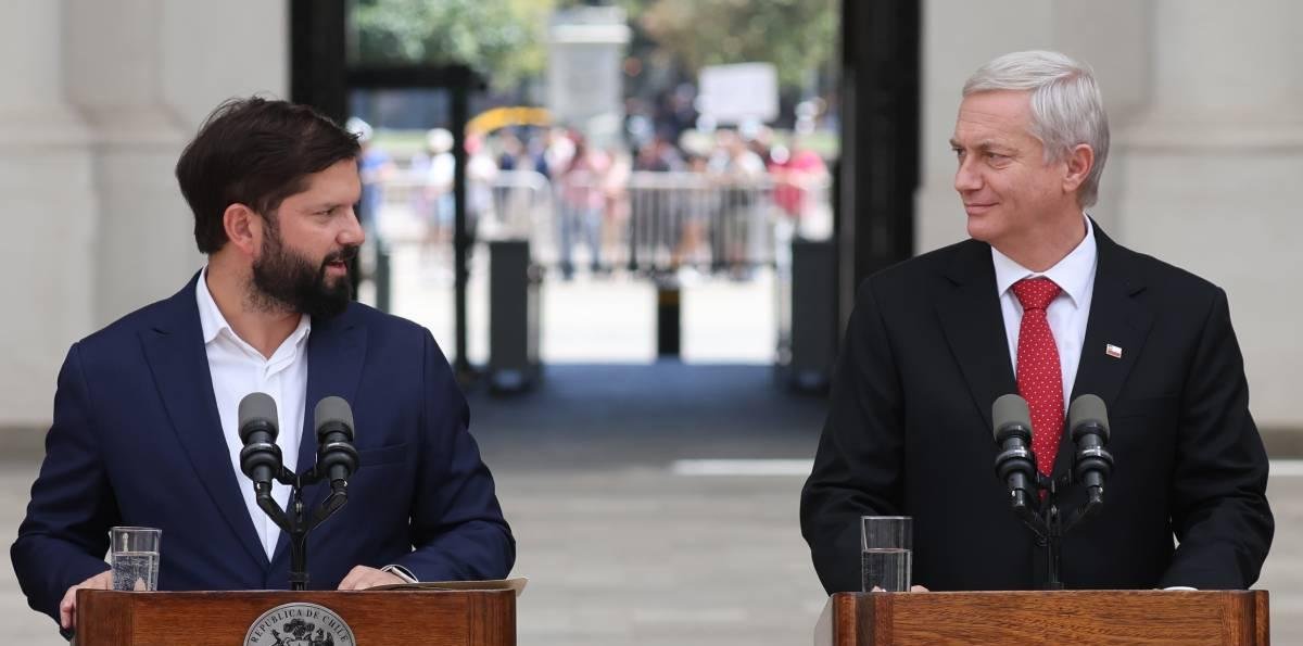 Cable chino: Boric dice que alertó a Kast sobre "amenazas" de EE.UU., pero futuro ministro lo niega