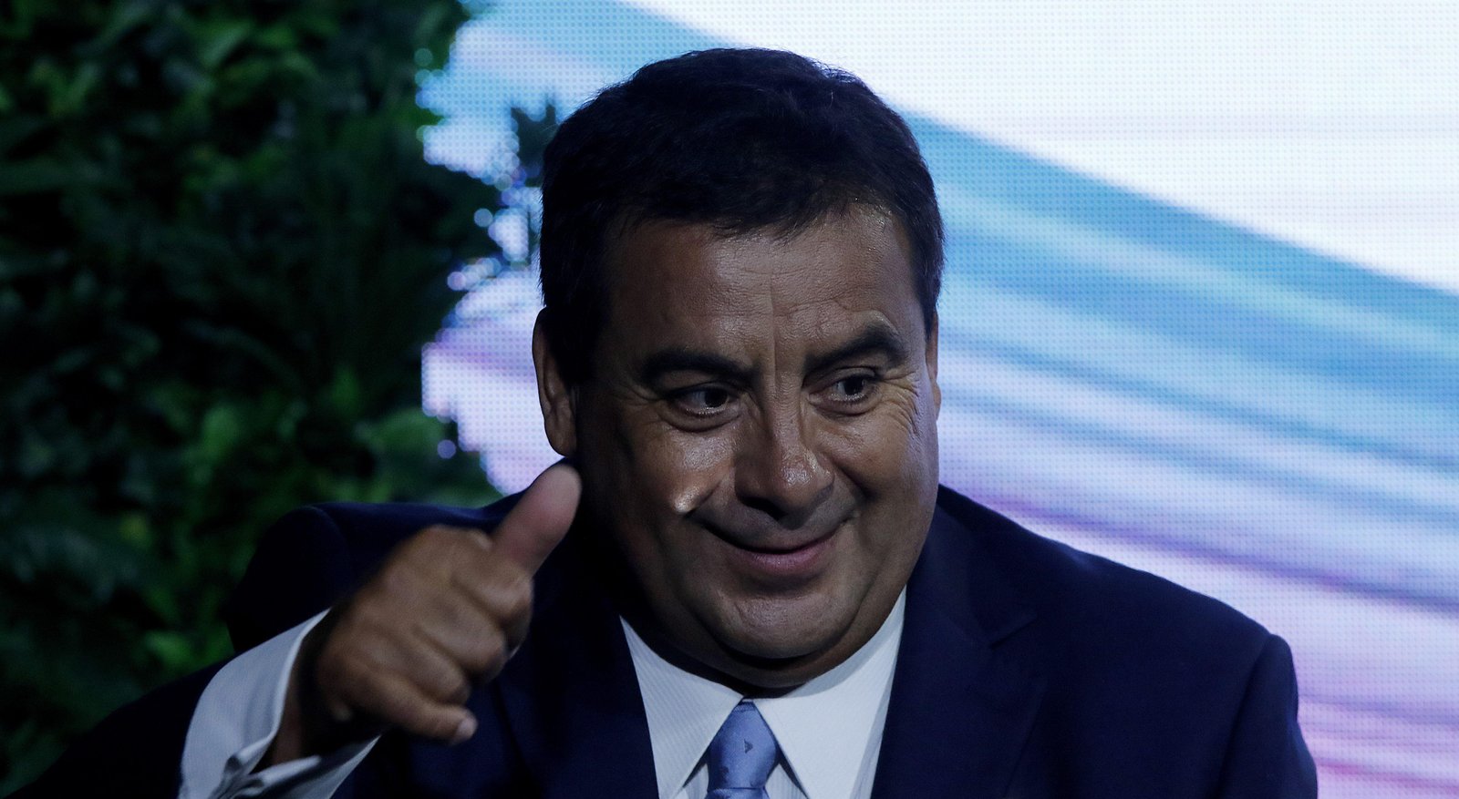 Municipalidad de Pichilemu cancela presentación de Dino Gordillo tras denuncia de beso a una menor de edad