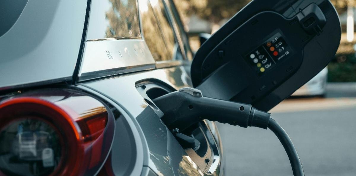 Autos eléctricos de alta gama: inteligencia y confort