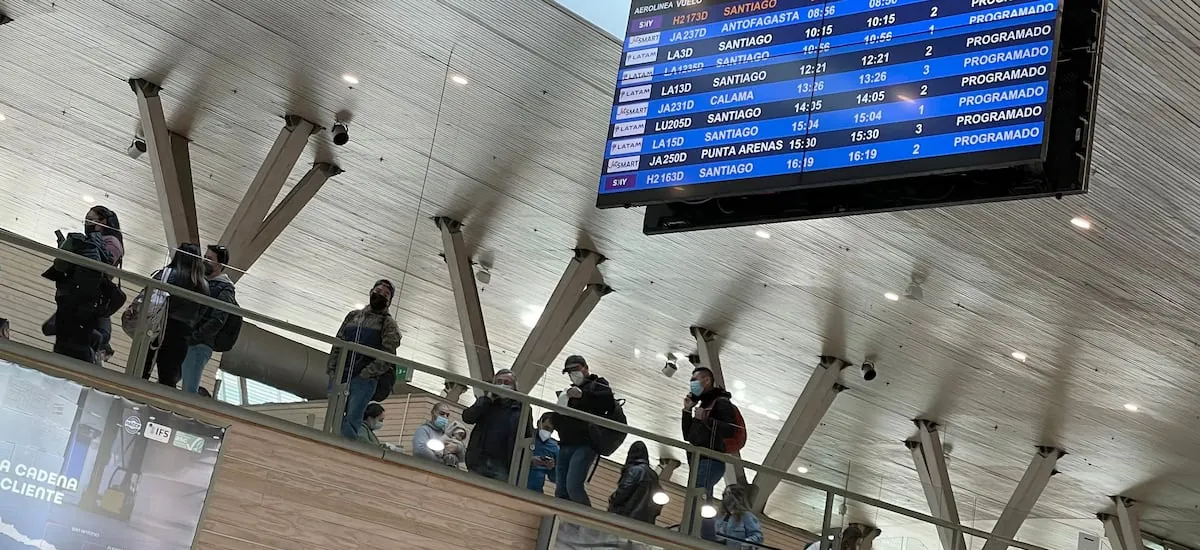 Informe final de Contraloría por niños haitianos apunta a severos incumplimientos de Migraciones, PDI y la Subsecretaría de la Niñez