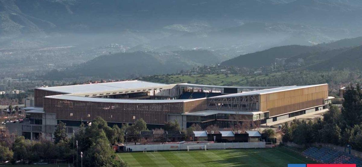 Claro Arena de la UC nominado a "Estadio del Año": los 27 ’monstruos’ con que compite y cómo votar