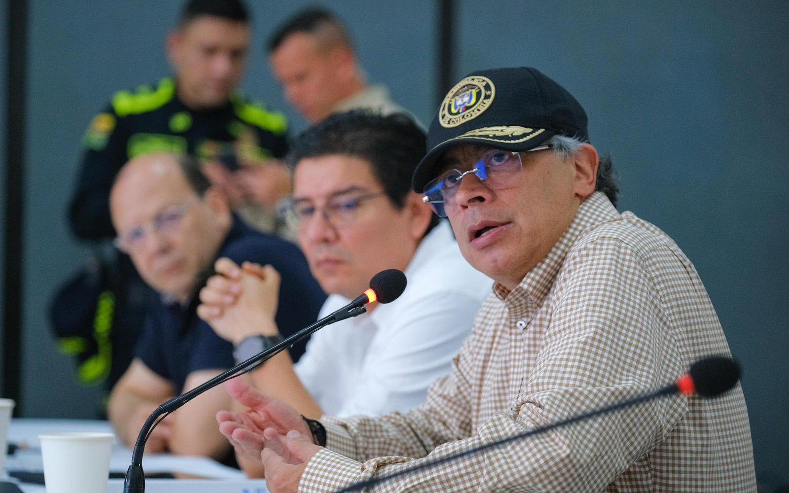 Petro denuncia un supuesto plan para atentar contra el helicóptero en el que viajaba