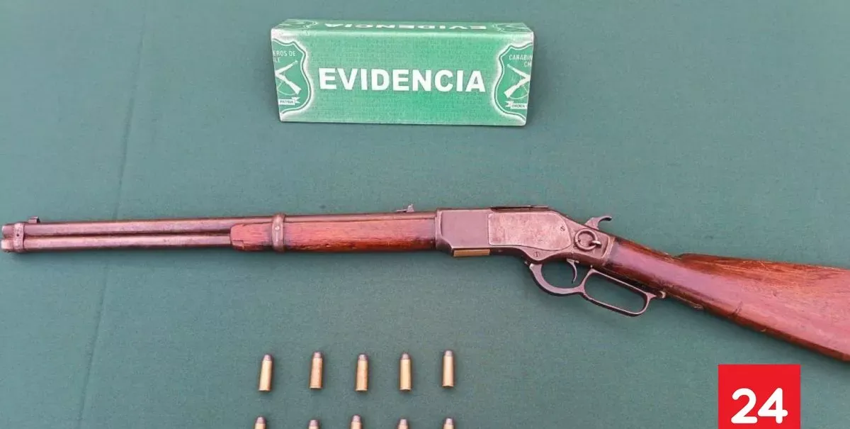 Carabineros detuvo a cuatro personas por portar una carabina en Pudahuel