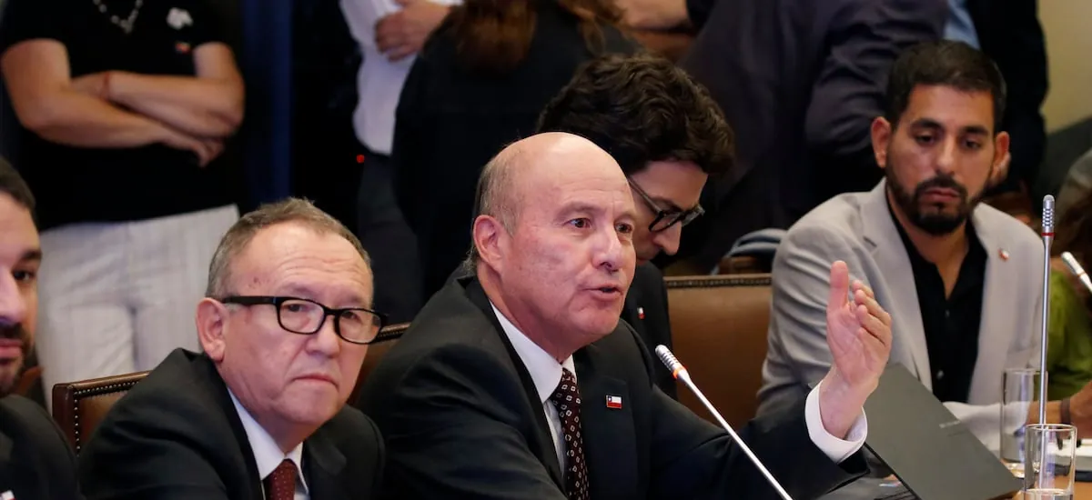 Quiroz evita comprometer cambios específicos a megarreforma y tensiona al oficialismo