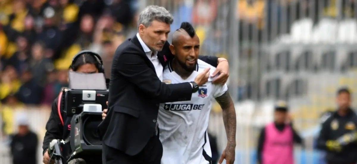 Cara a cara con Vidal y con varias peticiones a Aníbal Mosa: cómo Fernando Ortiz logró limpiar el camarín de Colo Colo