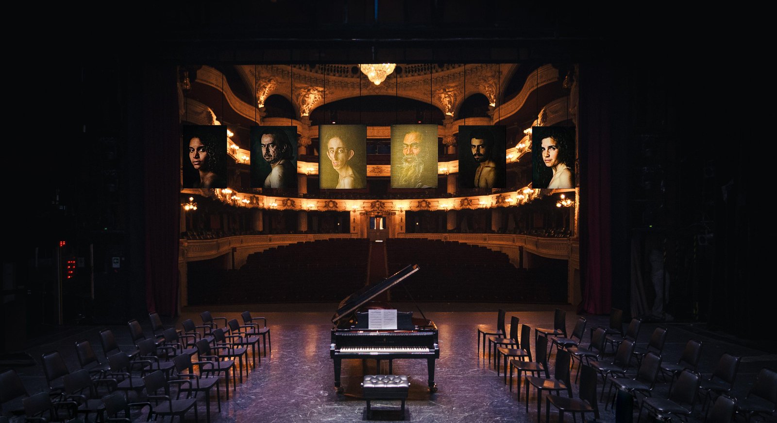 Teatro Municipal de Santiago celebra el centenario de Gabriel García Márquez con una exposición fotográfica inmersiva