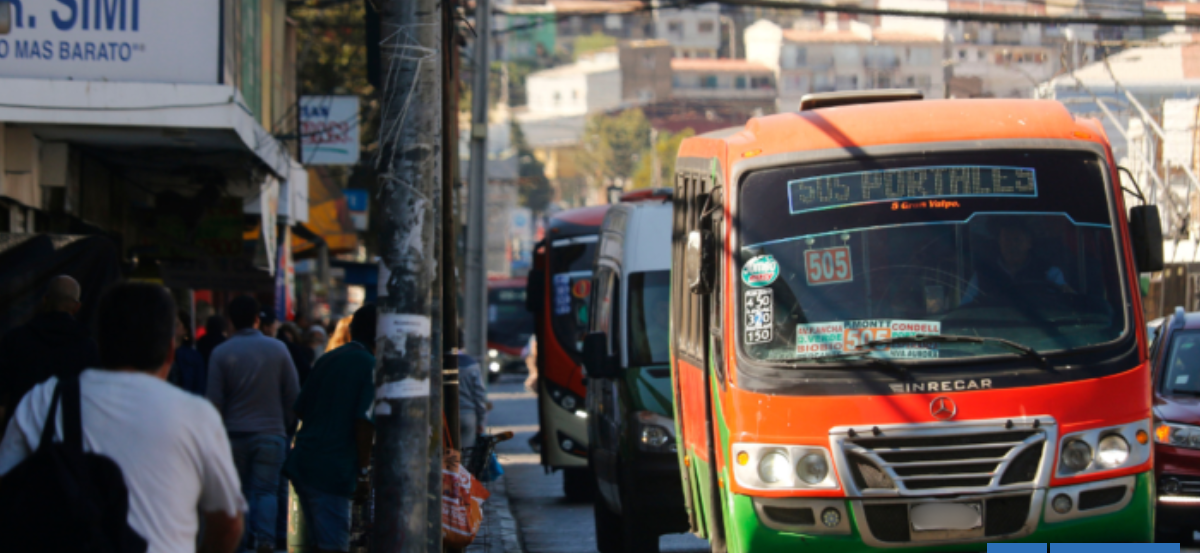 "Súper miércoles" en Valparaíso: Anuncian refuerzo de buses ante masivo retorno de clases