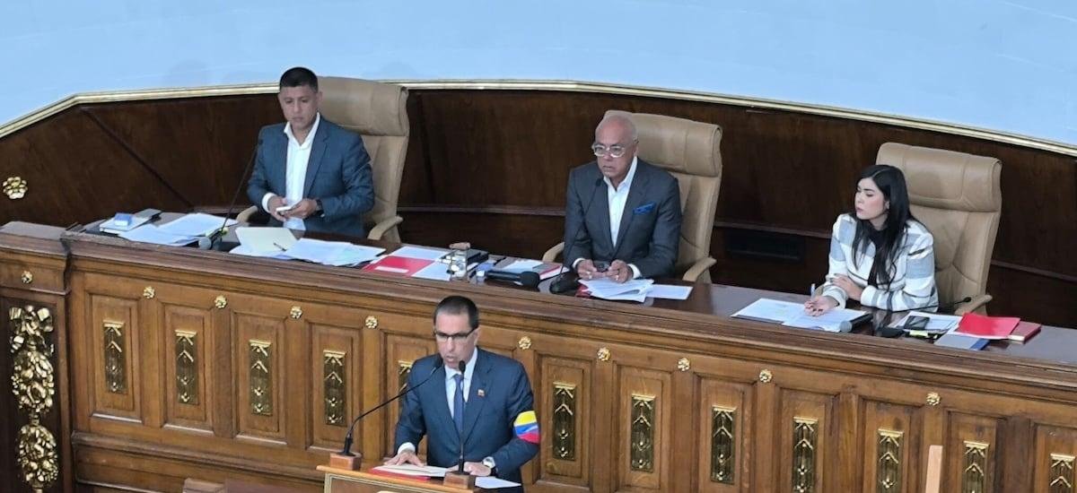 Parlamento de Venezuela avanza en esperada ley de amnistía como paso “decisivo” hacia la paz en el país