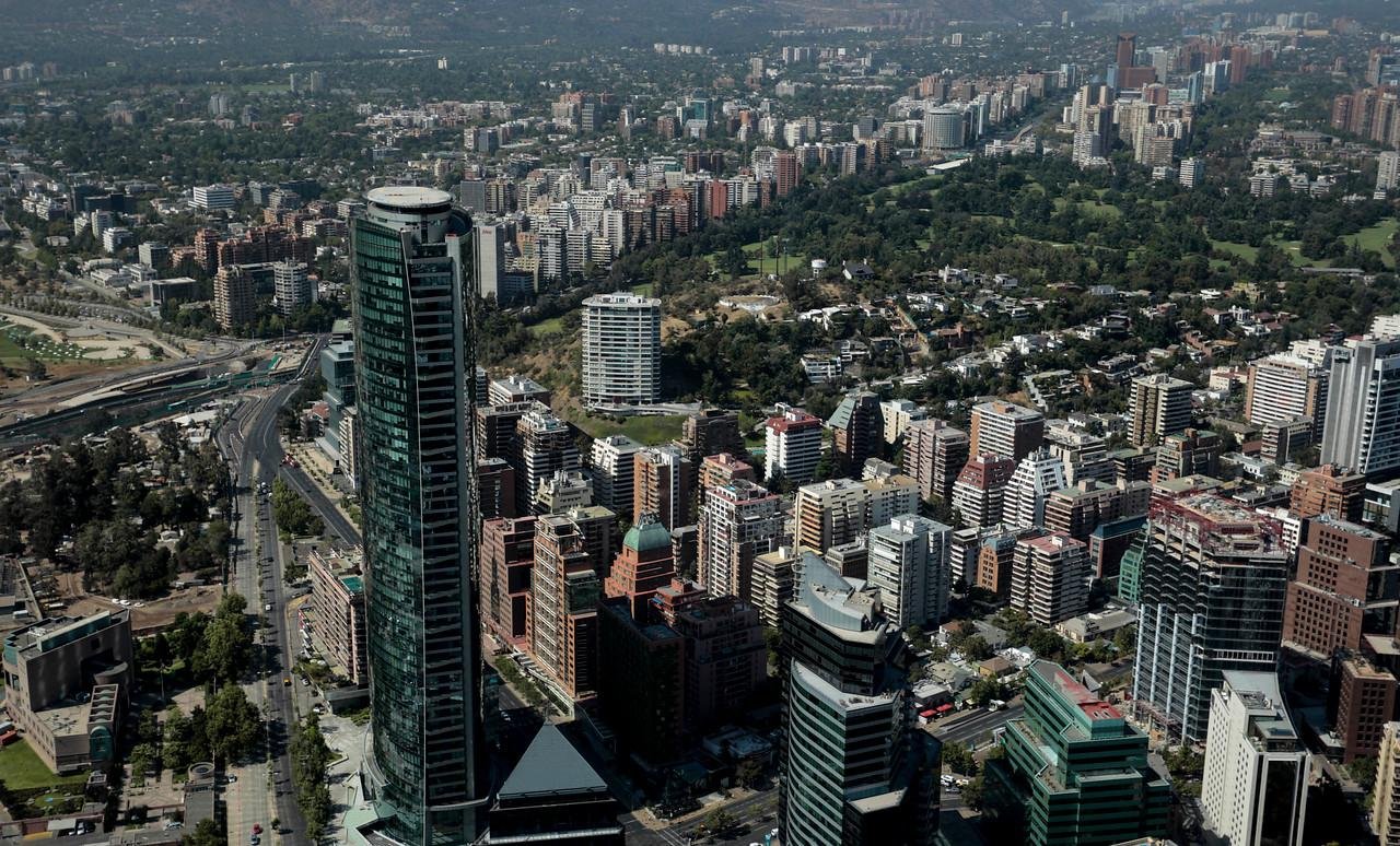 Imacec supera las proyecciones: Actividad económica sorprende con alza del 1,7% en diciembre