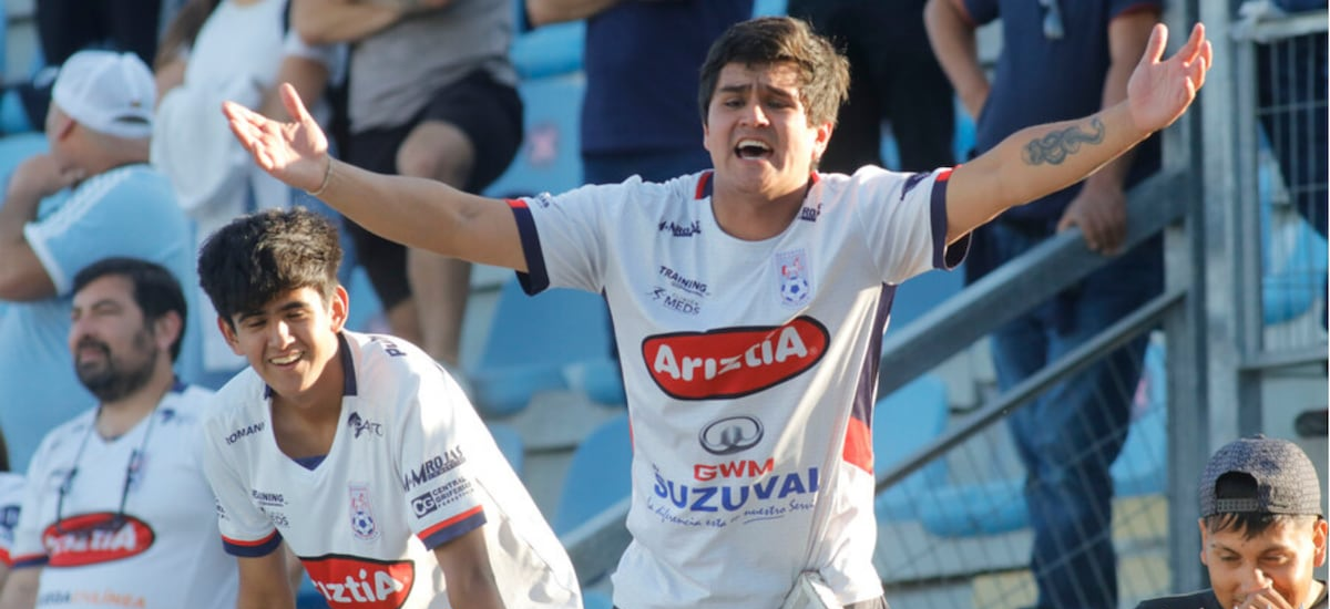 ¡Insólito papelón!: Deportes Melipilla festejó y en cosa de horas terminó en el amateurismo por secretaría