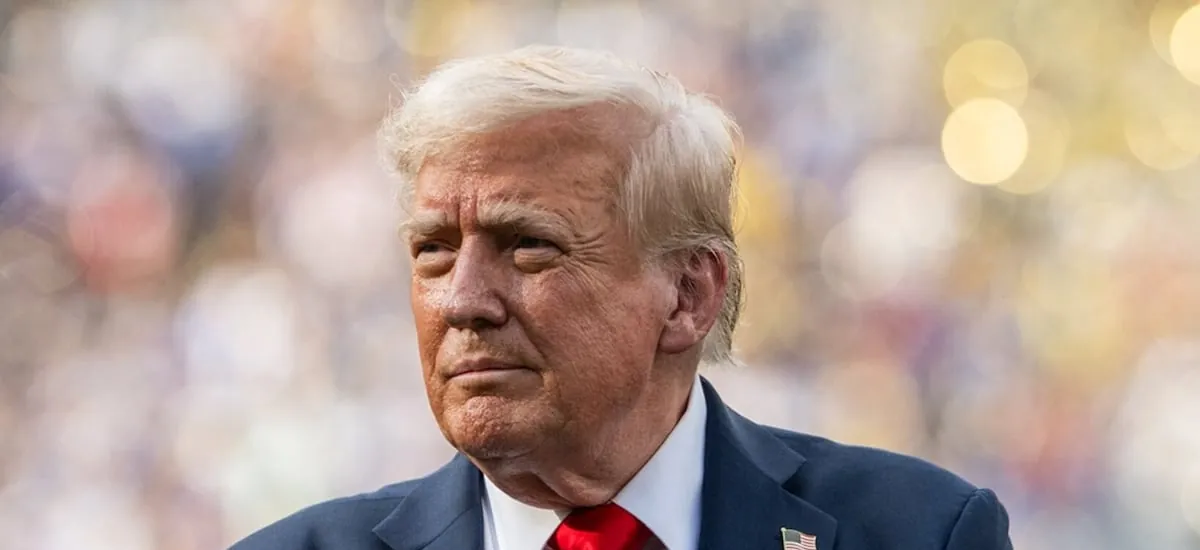 Trump asegura que Estados Unidos atacó y dejó bajo su custodia a un buque iraní