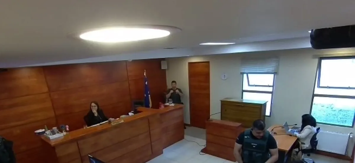 Japoneses que encendieron fogatas en Torres del Paine no podrán volver a Chile en tres años