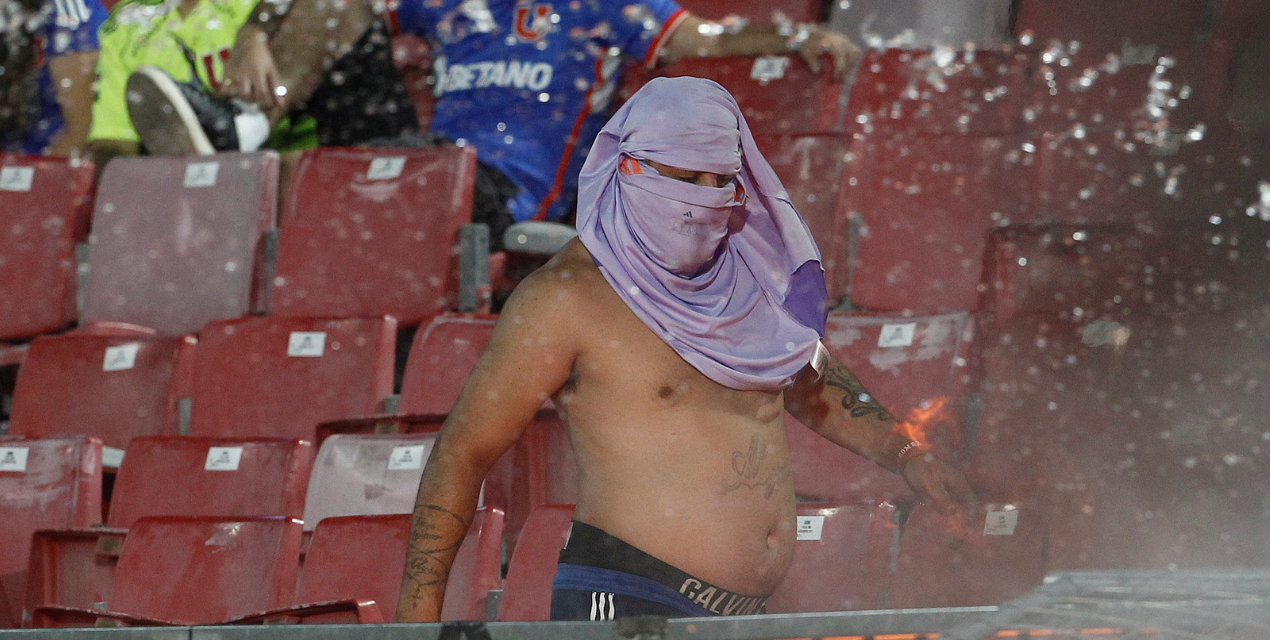 La U lleva a la justicia a 13 identificados por violencia ante Audax y eleva a 25 los castigados con derecho de admisión