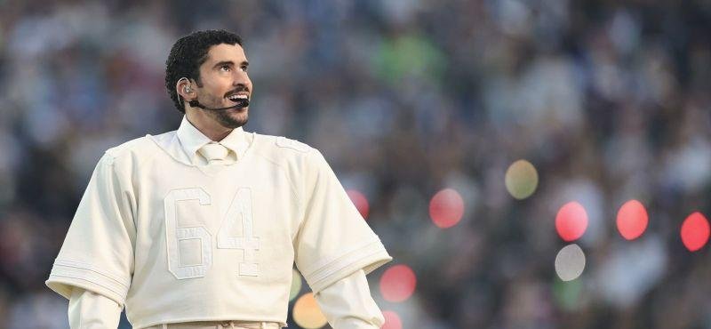 La moda en el Super Bowl 2026: La apuesta de Bad Bunny por el minimalismo y el homenaje a la historia de Puerto Rico