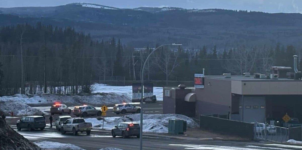 Tiroteo deja al menos una decena de fallecidos en escuela de Canadá