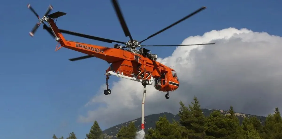 Dos muertos en colisión de helicópteros que combatían incendios en Grecia