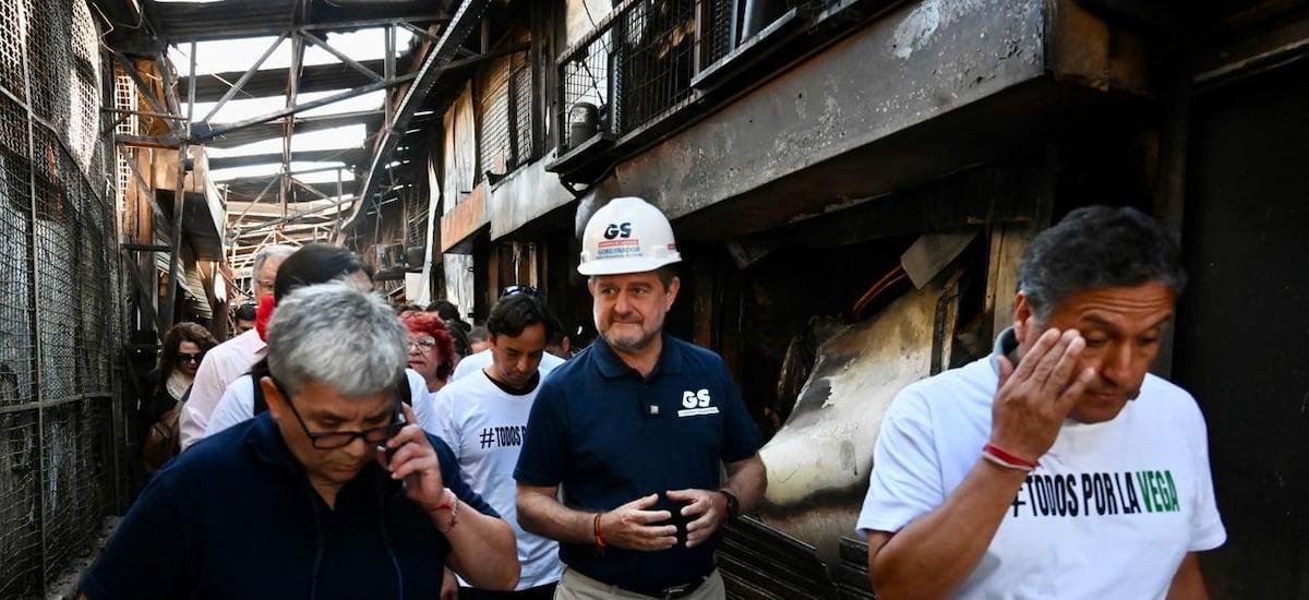 Activan fondo MiPyme para afectados por incendio en Vega Central: recibirán hasta $10 millones - La Tercera