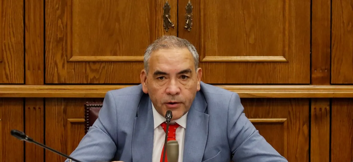 Senador Espinoza (PS) descarta golpes o agresión verbal en caso de presunta violencia doméstica investigado por la Fiscalía