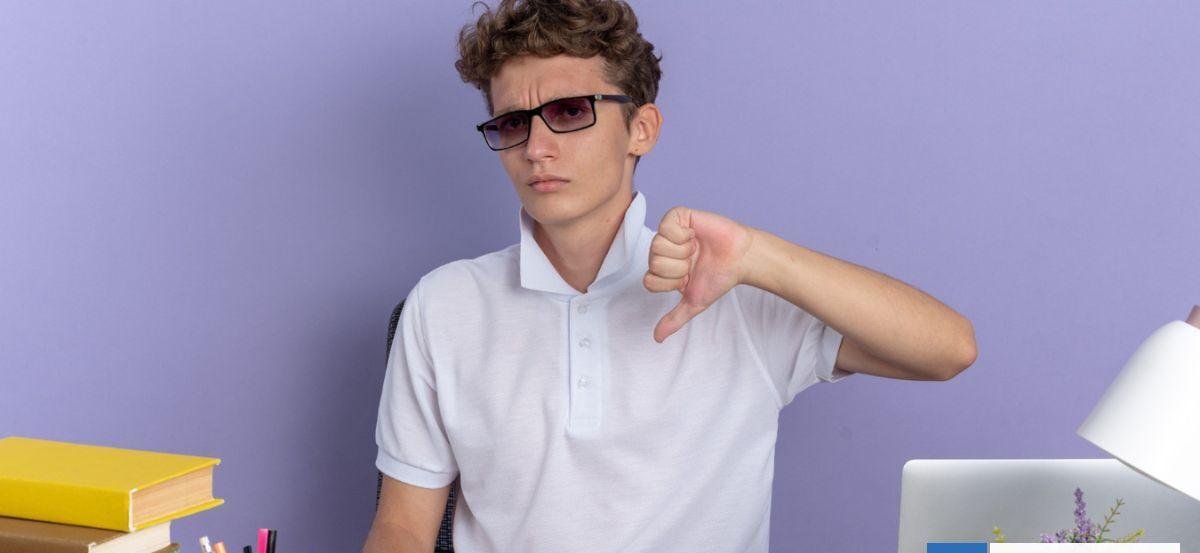 Jóvenes chilenos valoran menos el trabajo que sus mayores: menos de la mitad lo considera importante