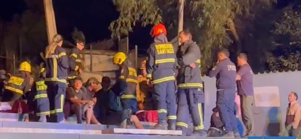 Con síntomas de fatiga severa y deshidratación rescatan a nueve jóvenes desde el cerro El Carbón