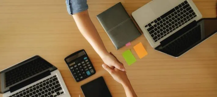 Más allá del precio: Cómo la experiencia de compra impulsa la lealtad de los consumidores