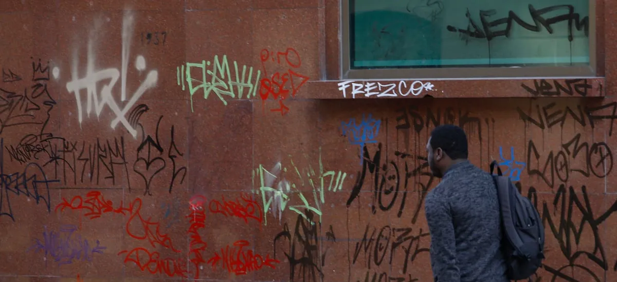 Alcaldes del sur valoran urgencia del Ejecutivo a ley que endurece penas por grafitis