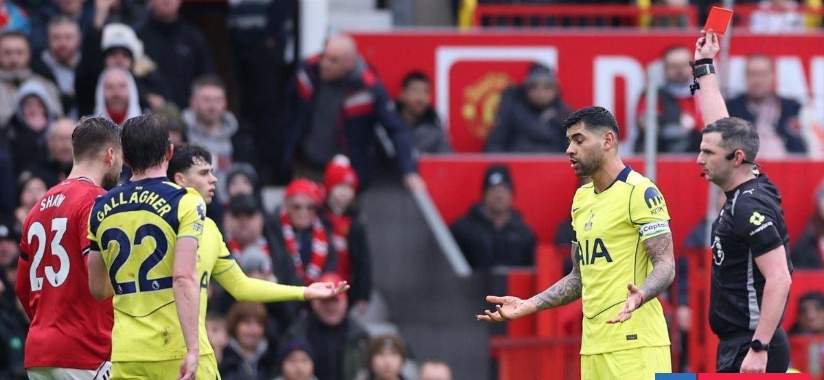 United vence a Tottenham y extiende racha de triunfos: criminal patada de argentino Romero fue clave