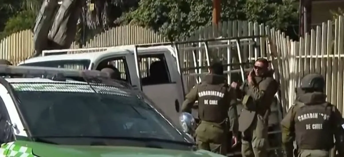 Estudiante de 16 años muere apuñalado al exterior de su liceo en San Bernardo