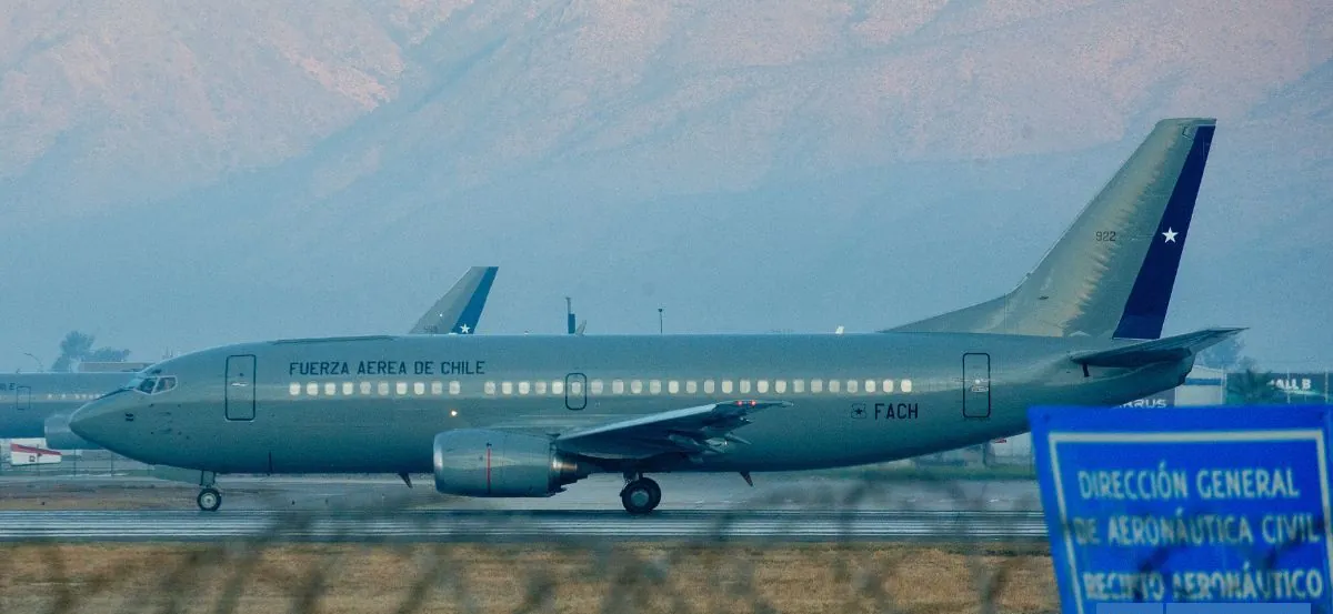 Gobierno concreta expulsión de 45 extranjeros colombianos y dominicanos en vuelo de la FACh