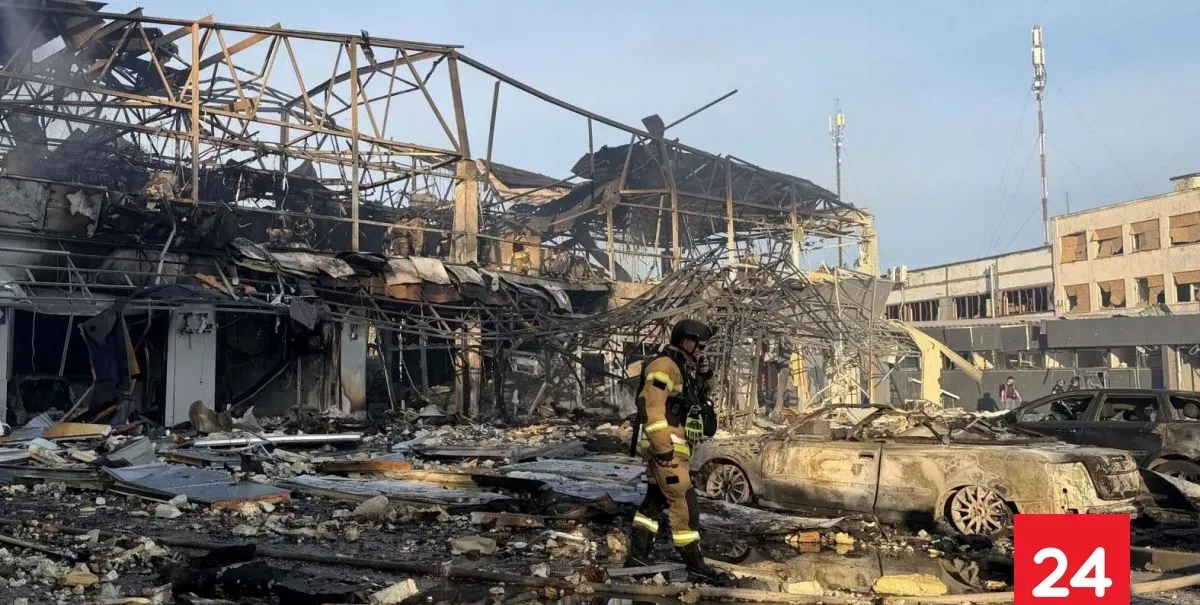 Al menos 12 muertos tras un ataque ruso contra una zona residencial en Ucrania