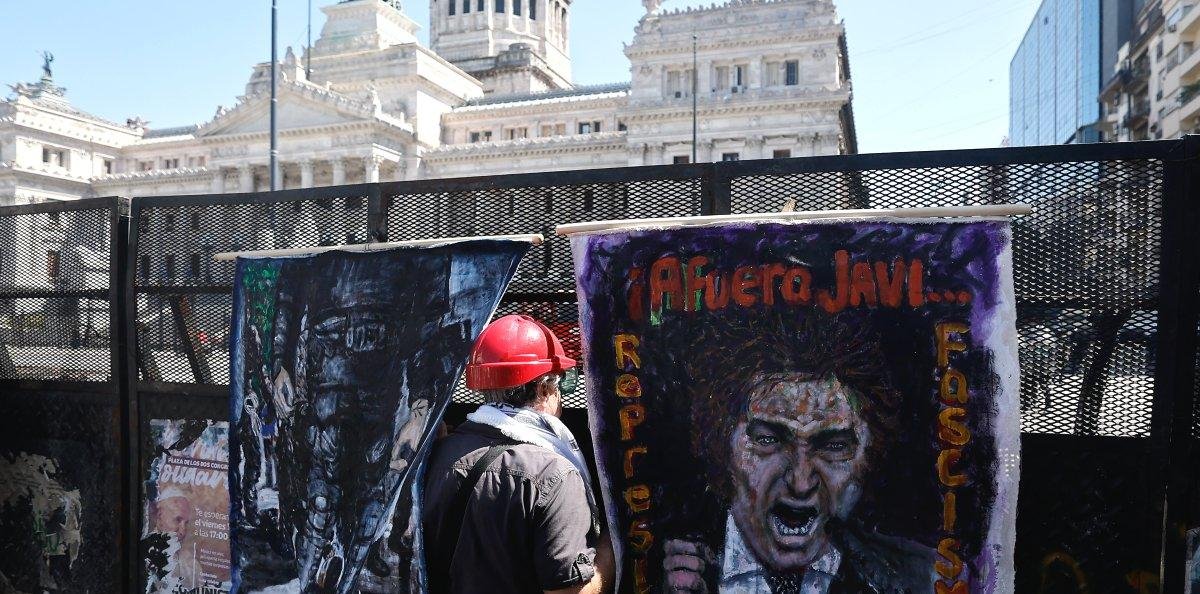 Milei logró aprobar reforma laboral que limita indemnizaciones y derecho a huelga