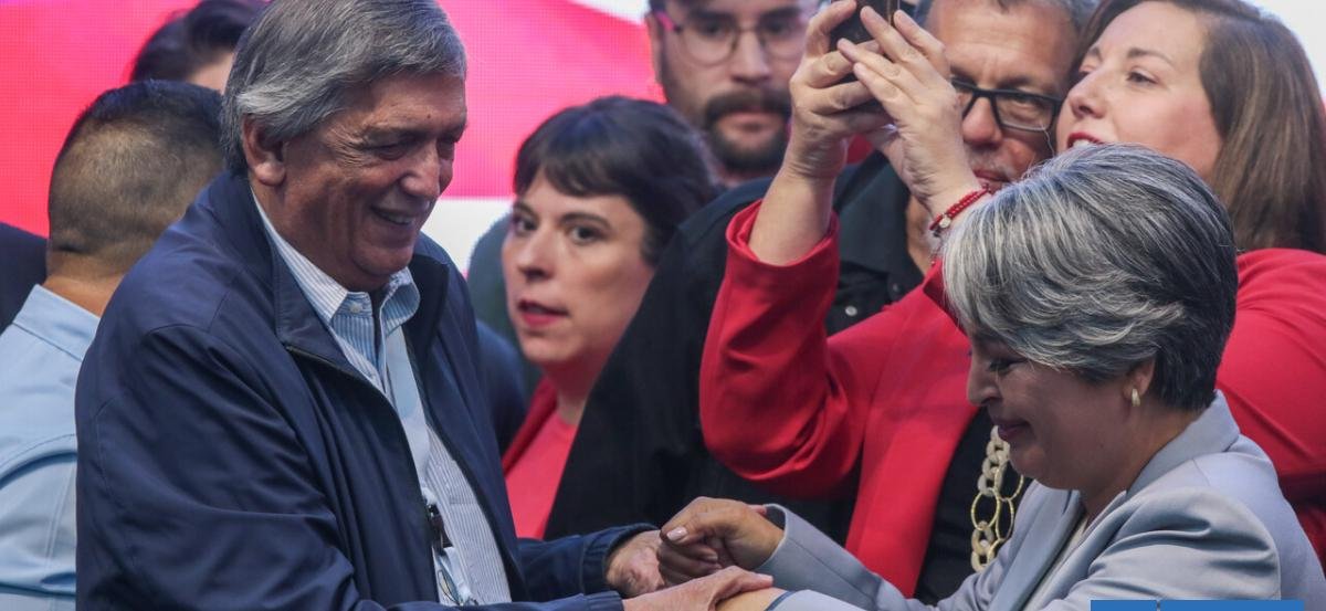 Cúpula del PC activa gestiones para recomponer vínculos ante dudas de Jara sobre su militancia