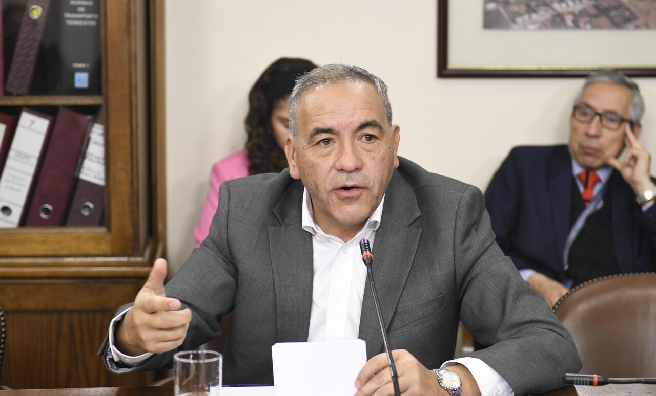 Los descargos de Fidel Espinoza: “El mismo Senado que el Frente Amplio quería eliminar va a evitar que Kast haga lo que quiera”