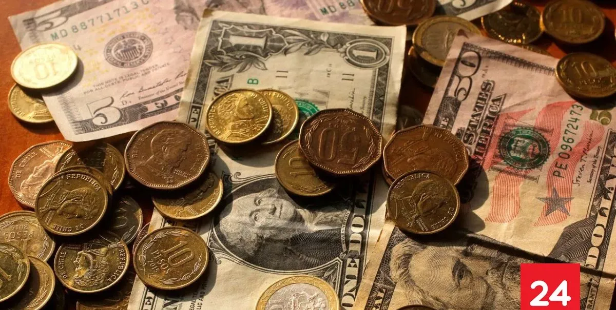 Dólar se acerca a los $900: los productos que subirían y bajarían de precio en Chile