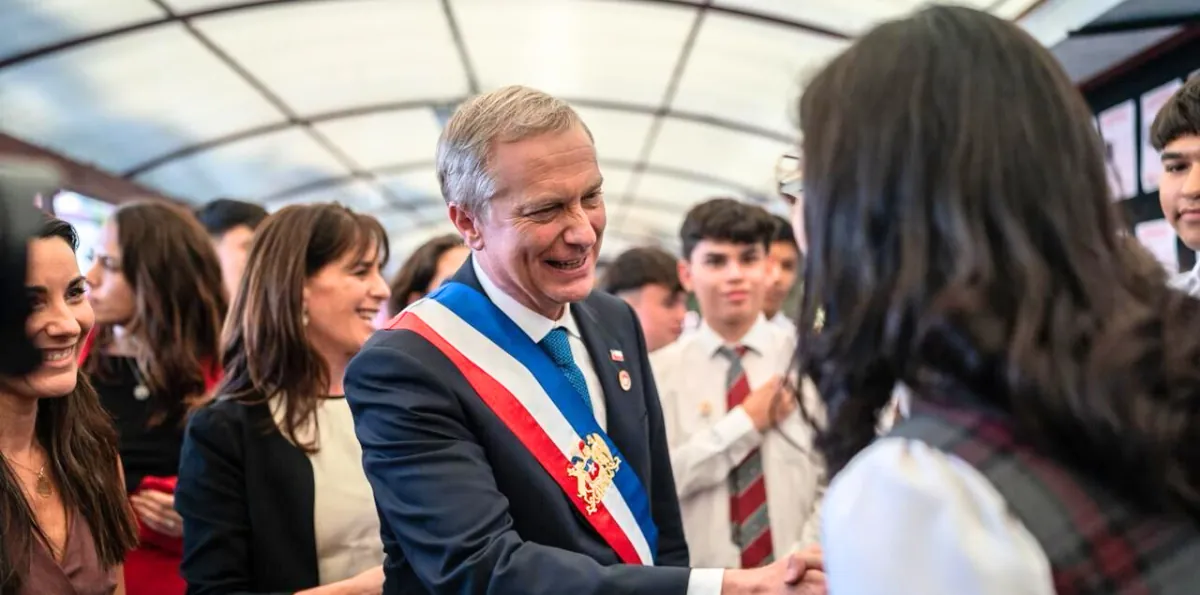 “Ustedes son la esperanza de Chile”: presidente Kast inauguró el año escolar en el liceo Augusto D’Halmar de Ñuñoa