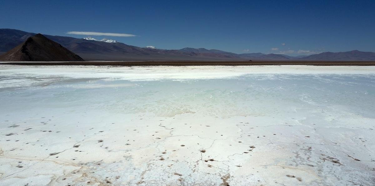 India lanza plan para arrebatar a China el control de minerales y apunta a yacimientos en Chile