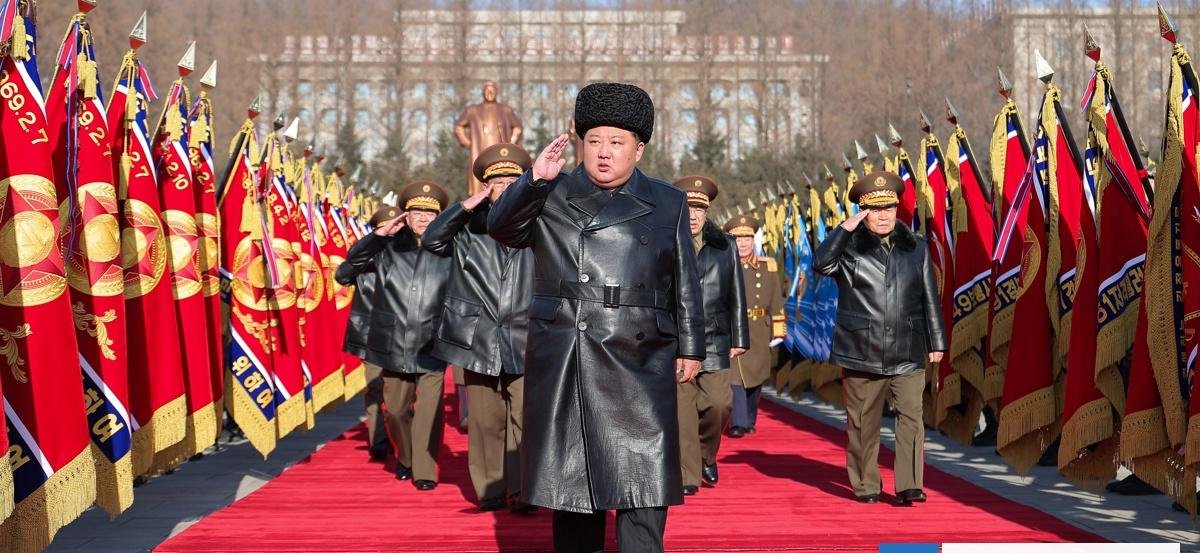 Kim Jong-un promete reforzar el Ejército norcoreano de cara a Congreso clave del partido