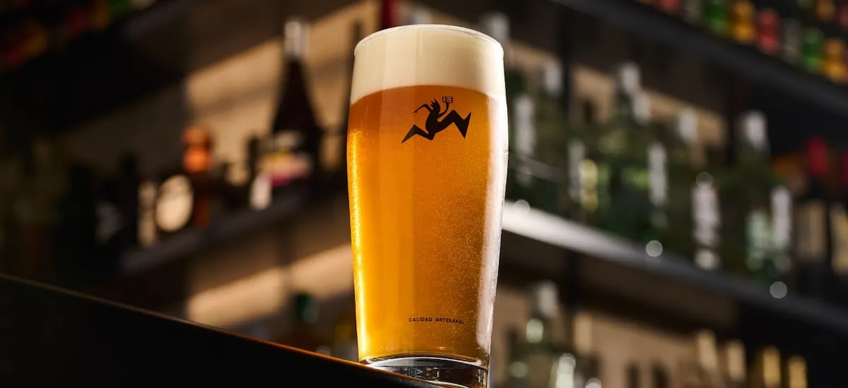 Día de la Cerveza: reconocido bar de la capital celebra con decenas de schops de regalo
