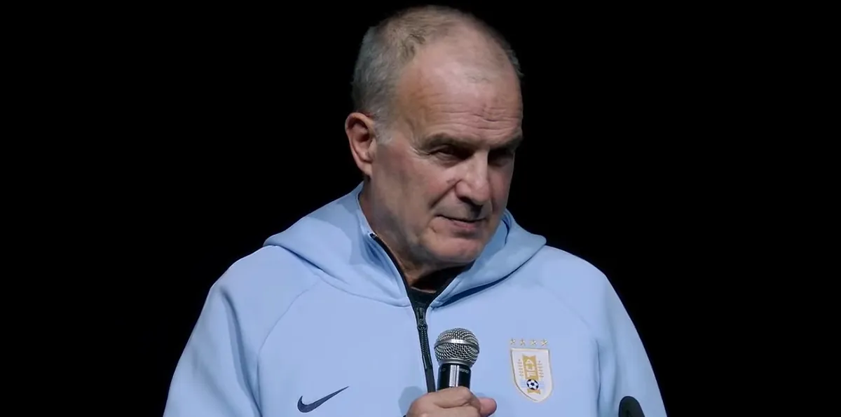 Marcelo Bielsa anunció su salida como DT de Uruguay después del Mundial