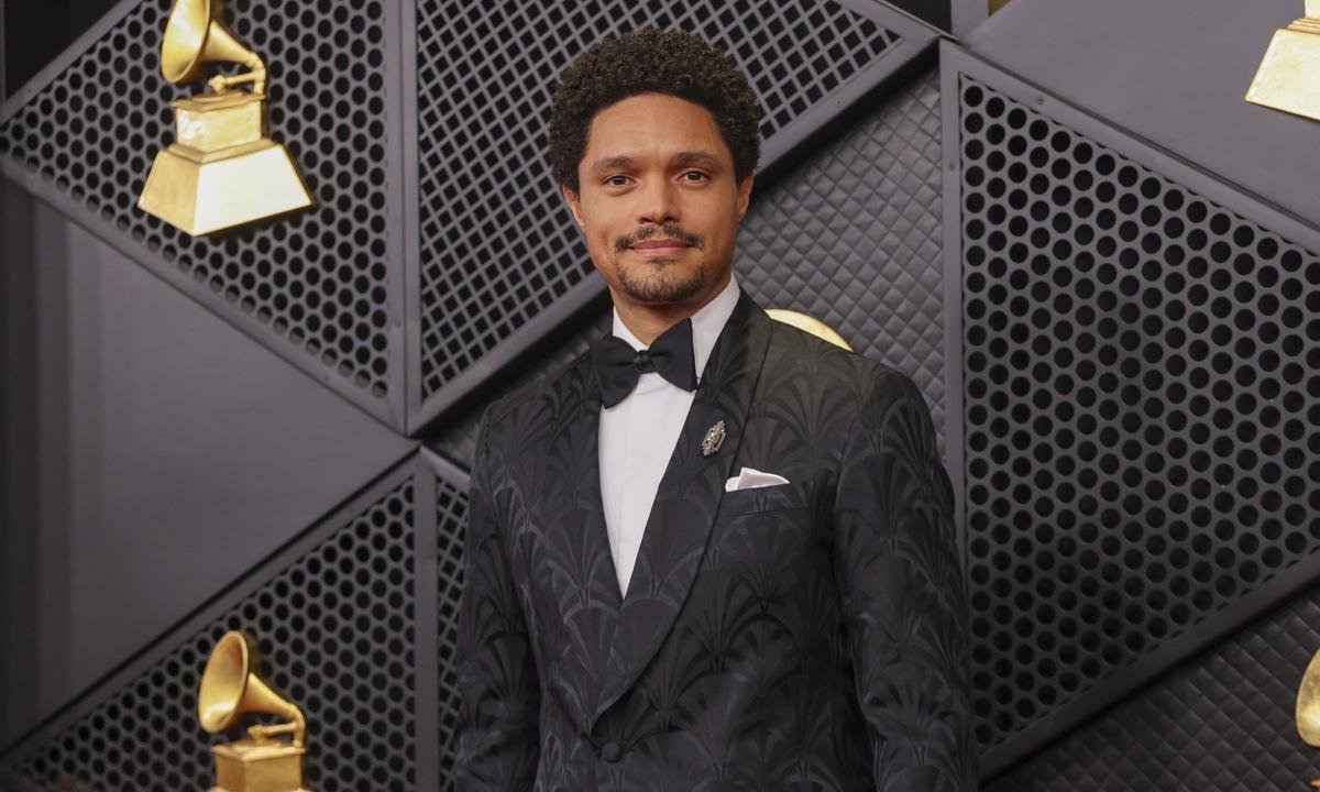 Donald Trump amenaza con denunciar a presentador de los Grammy por decir que estuvo en la isla Eipstein: “Patético y sin talento”