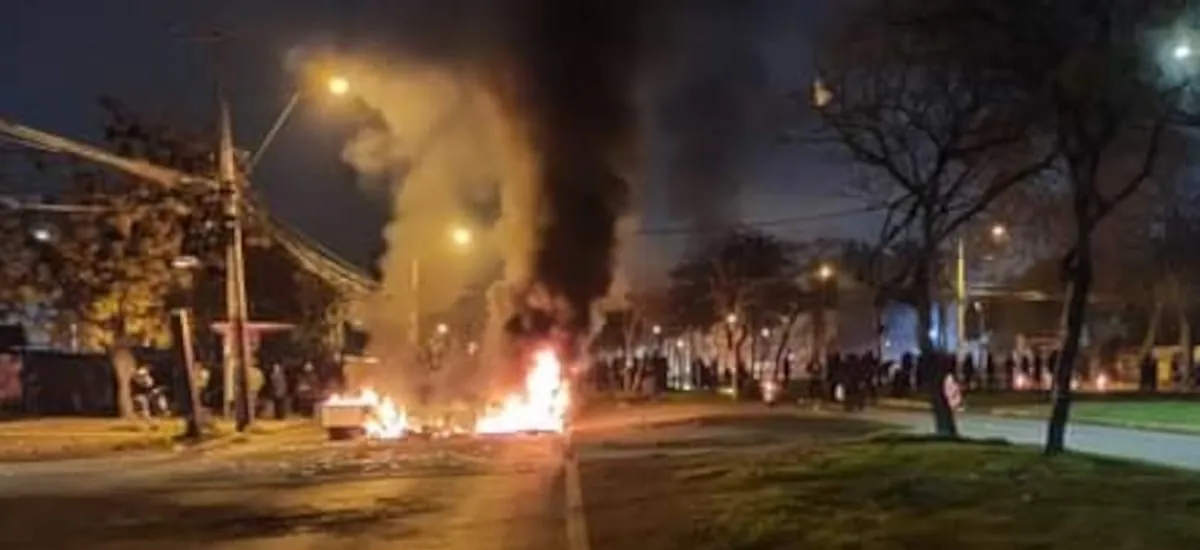 Día del Joven Combatiente: se registran primeros incidentes y desvíos preventivos del transporte público en Santiago