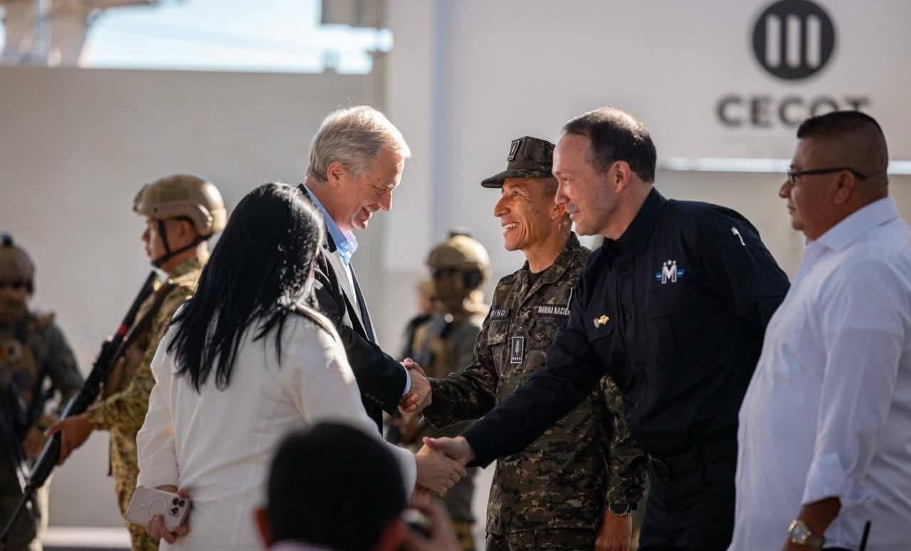 José Antonio Kast en El Salvador: Visitó megacárcel y se reunirá con Nayib Bukele durante este viernes